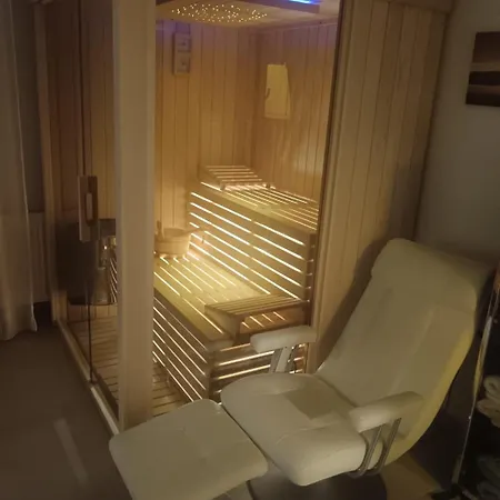 Lägenhet Luxury Saya